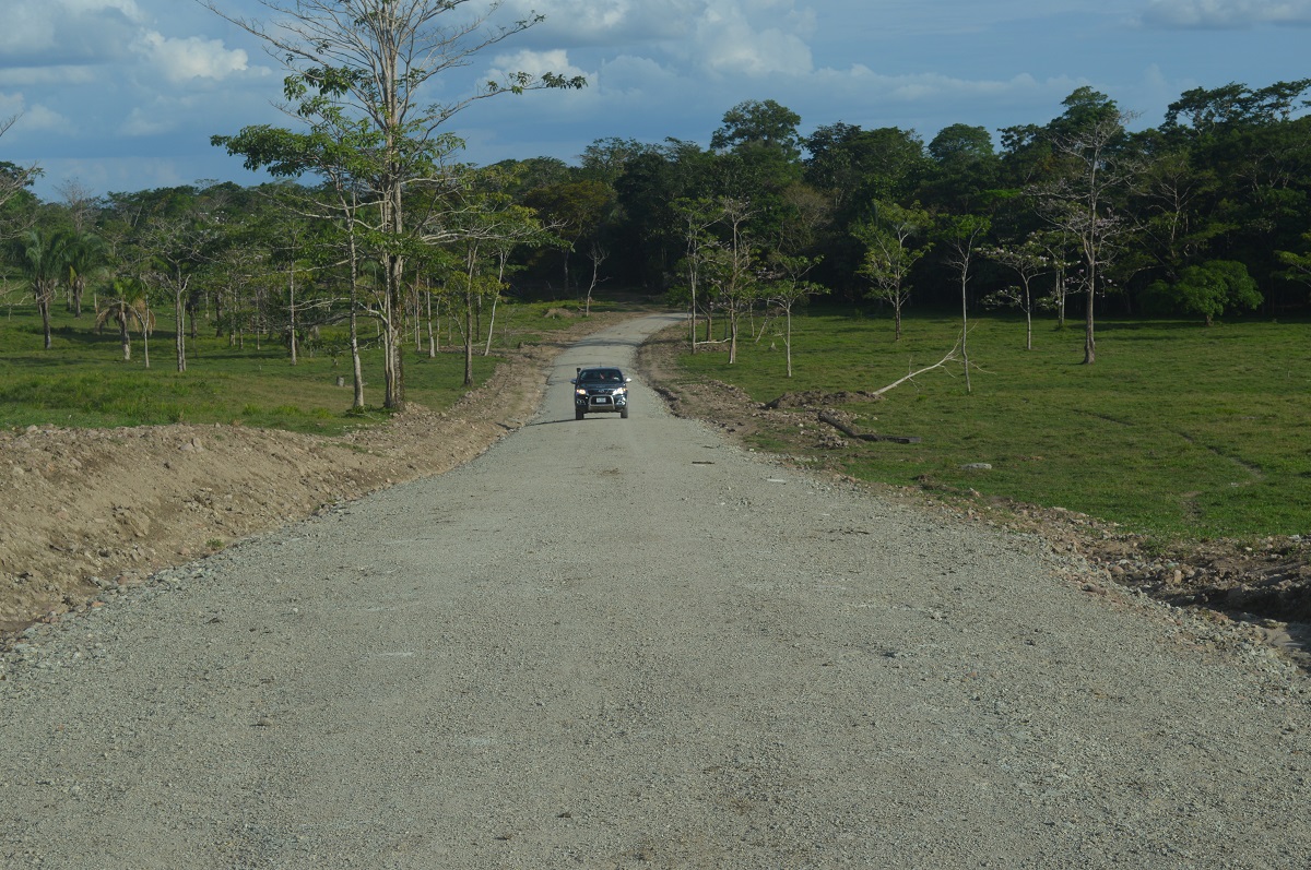 Entre las nuevas carreteras todo tiempo construidas en este primer semestre en Siuna se encuentran 3 kilómetros que conecta con la vía principal Siuna – Rosita, la remota comunidad El Ojo de Agua. La obra de 3 kilómetro tuvo una inversión de C$ 1, 200, 000.00.