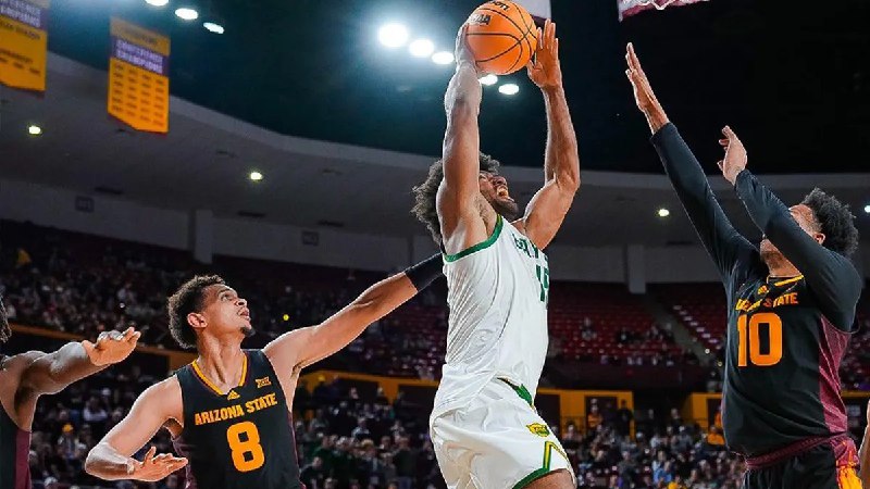 Norchad Omier nominado a jugador del año en la NCAA