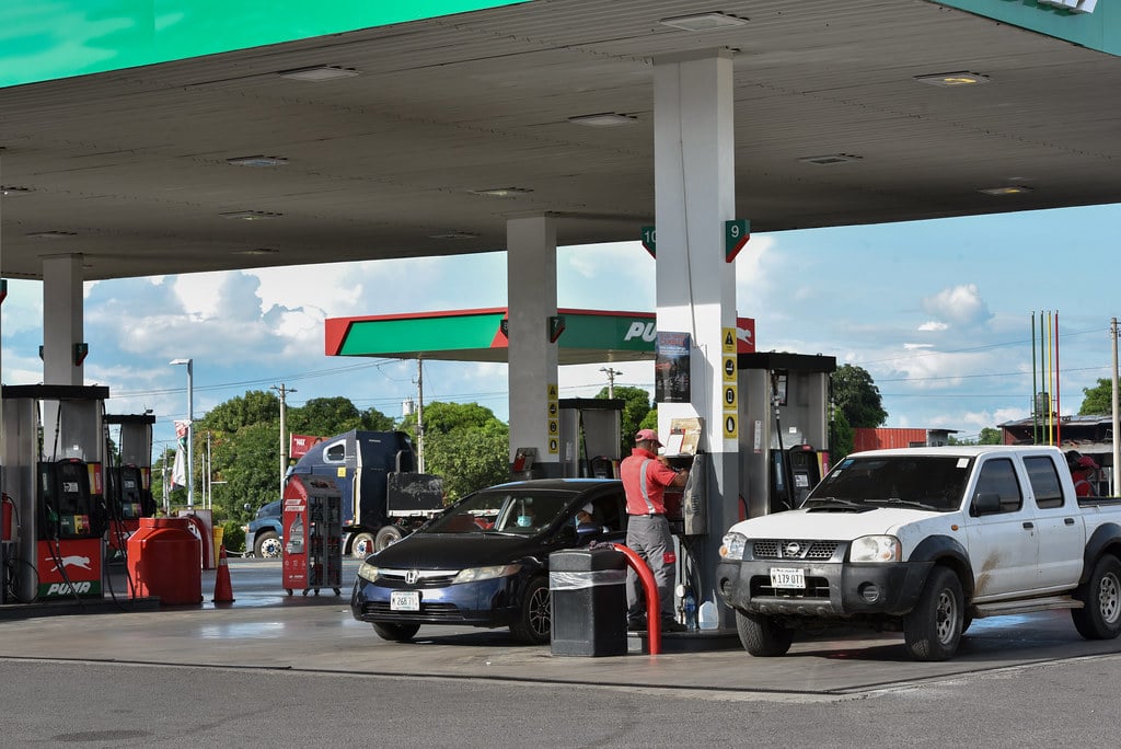 Gobierno congela precios de combustibles del 22 al 28 de junio