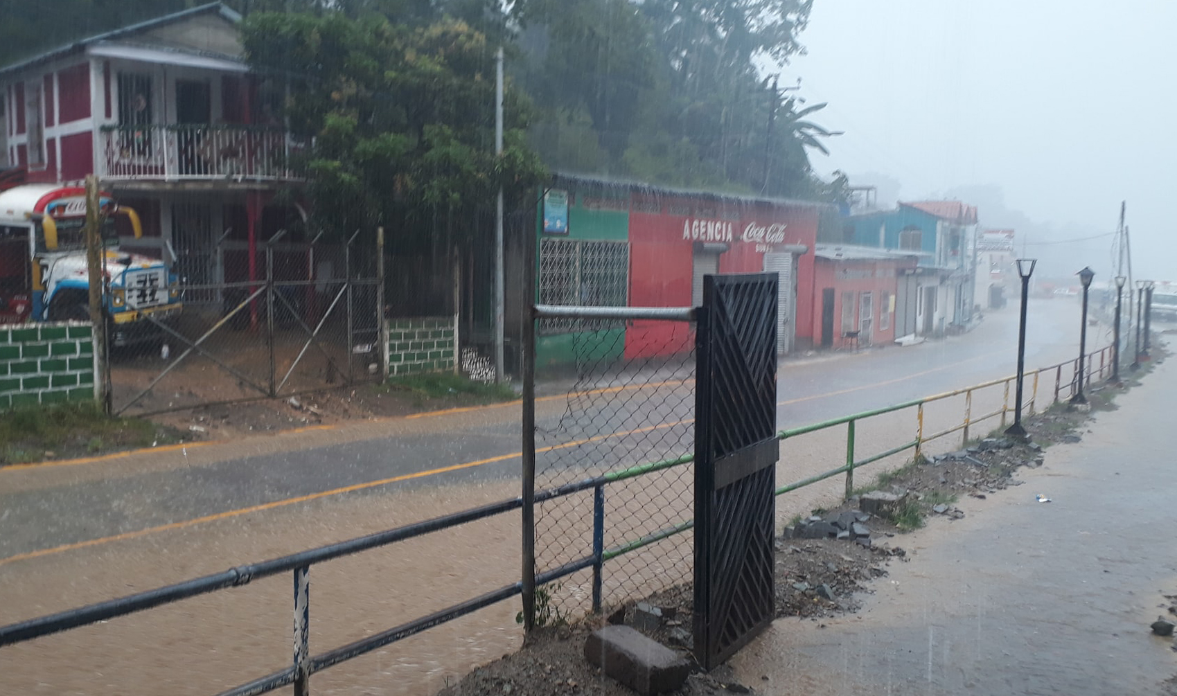 Lluvias y tormentas eléctricas persistirán este domingo en la Costa Caribe, según INETER