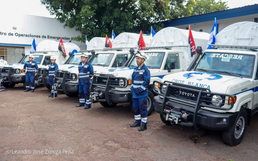 Gobierno Sandinista entrega siete camionetas de rescate a filiales de la Cruz Blanca
