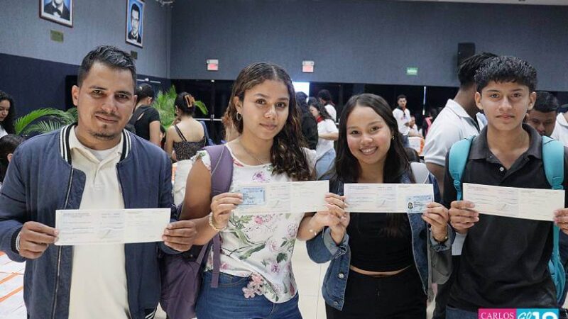 Gobierno Sandinista entrega más de 6 mil becas universitarias