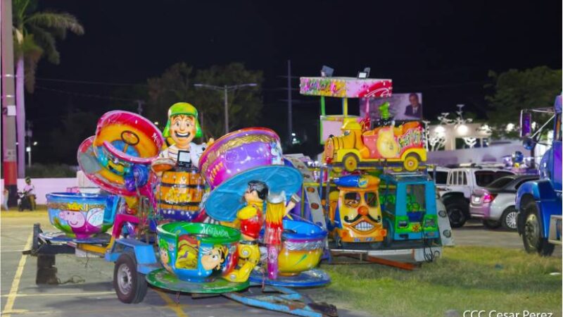 Inicia instalación de City Park en la Plaza la Fe