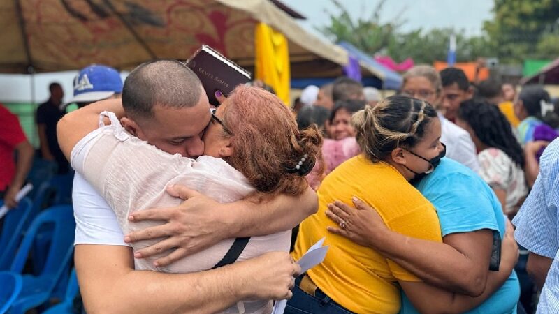Nuevos reencuentros familiares con personas que cumplieron plazos legales