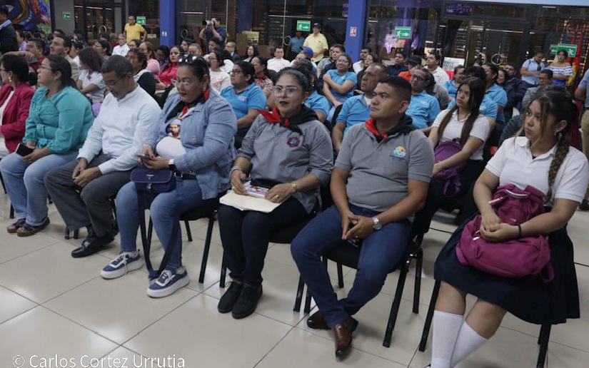Sistema Educativo Nacional participa en Foro “Alfabetización: Luz y Victorias Verdaderas”