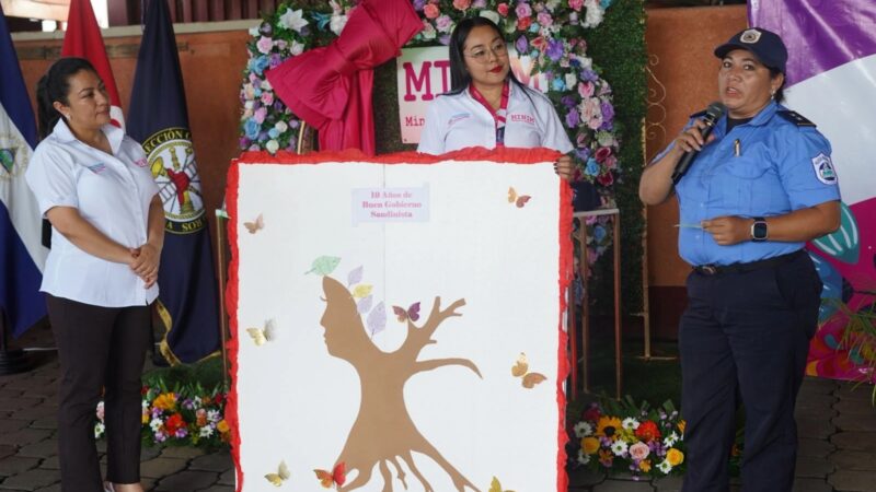 MINIM celebra logros y alcances con mujeres policías y bomberas