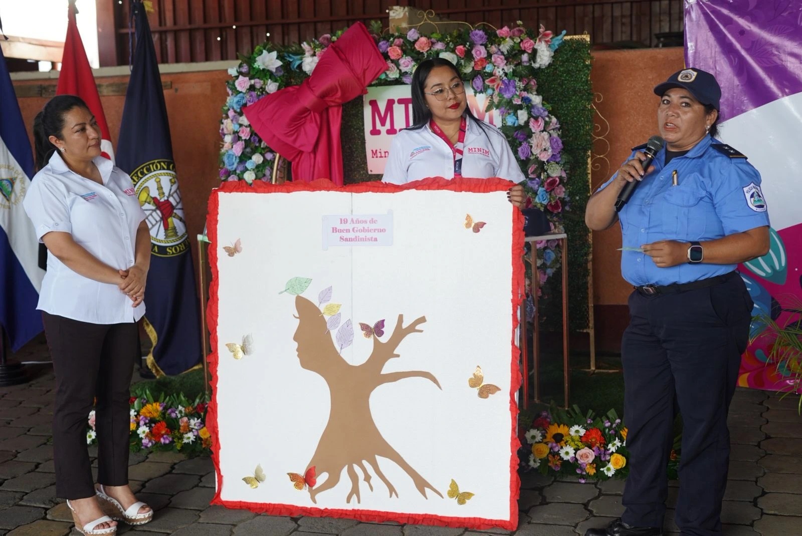MINIM celebra logros y alcances con mujeres policías y bomberas