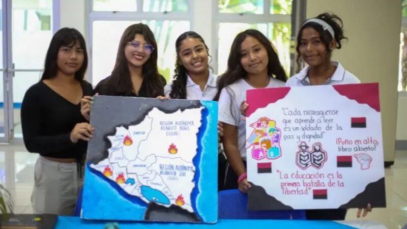 Estudiantes técnicos potencian el diseño y la tecnología en “Abril Creativo 2026”