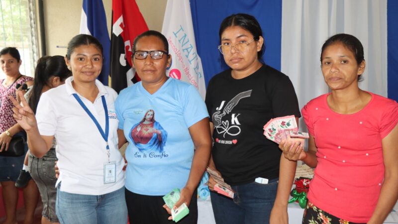 Programa Usura Cero entrega millonario desembolso a mujeres emprendedoras de Siuna