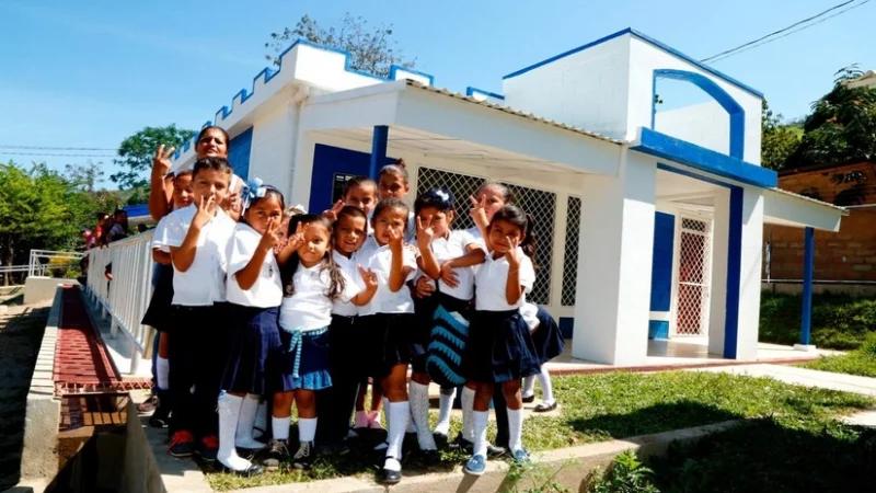 Gobierno de Nicaragua invierte en más infraestructuras de centros educativos y universidades