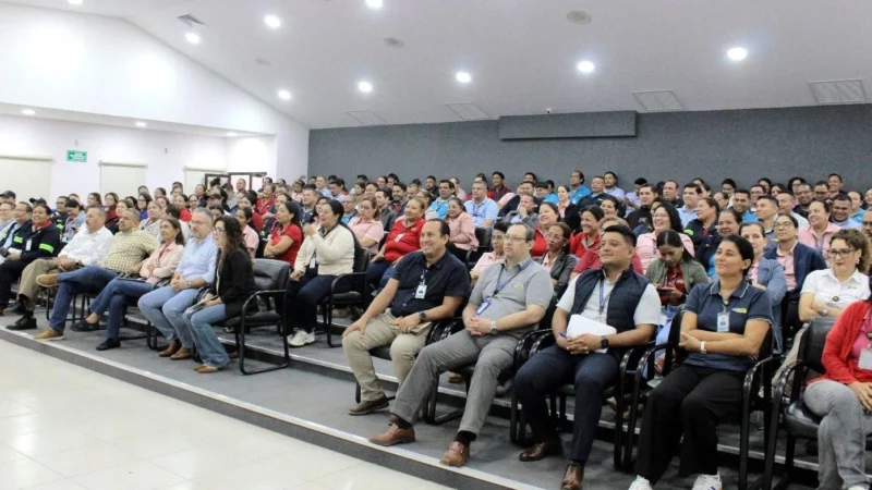 Servidores públicos de ENEL participan en encuentro informativo sobre las Reformas Constitucionales
