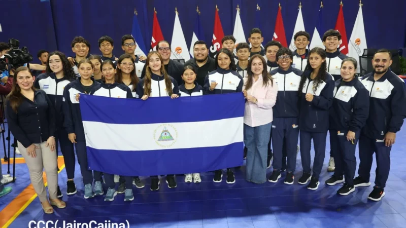 Abanderan a delegación que participará en los XXII Juegos Deportivos Estudiantiles Centroamericanos