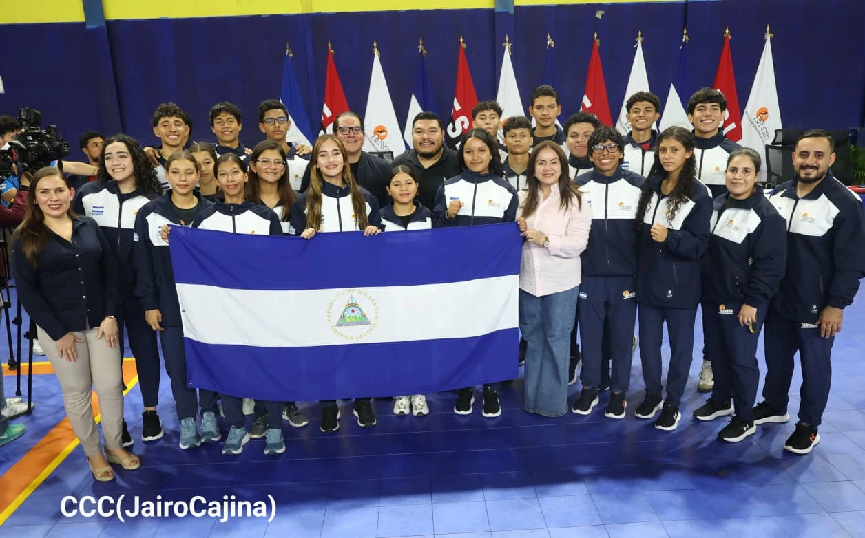 Abanderan a delegación que participará en los XXII Juegos Deportivos Estudiantiles Centroamericanos